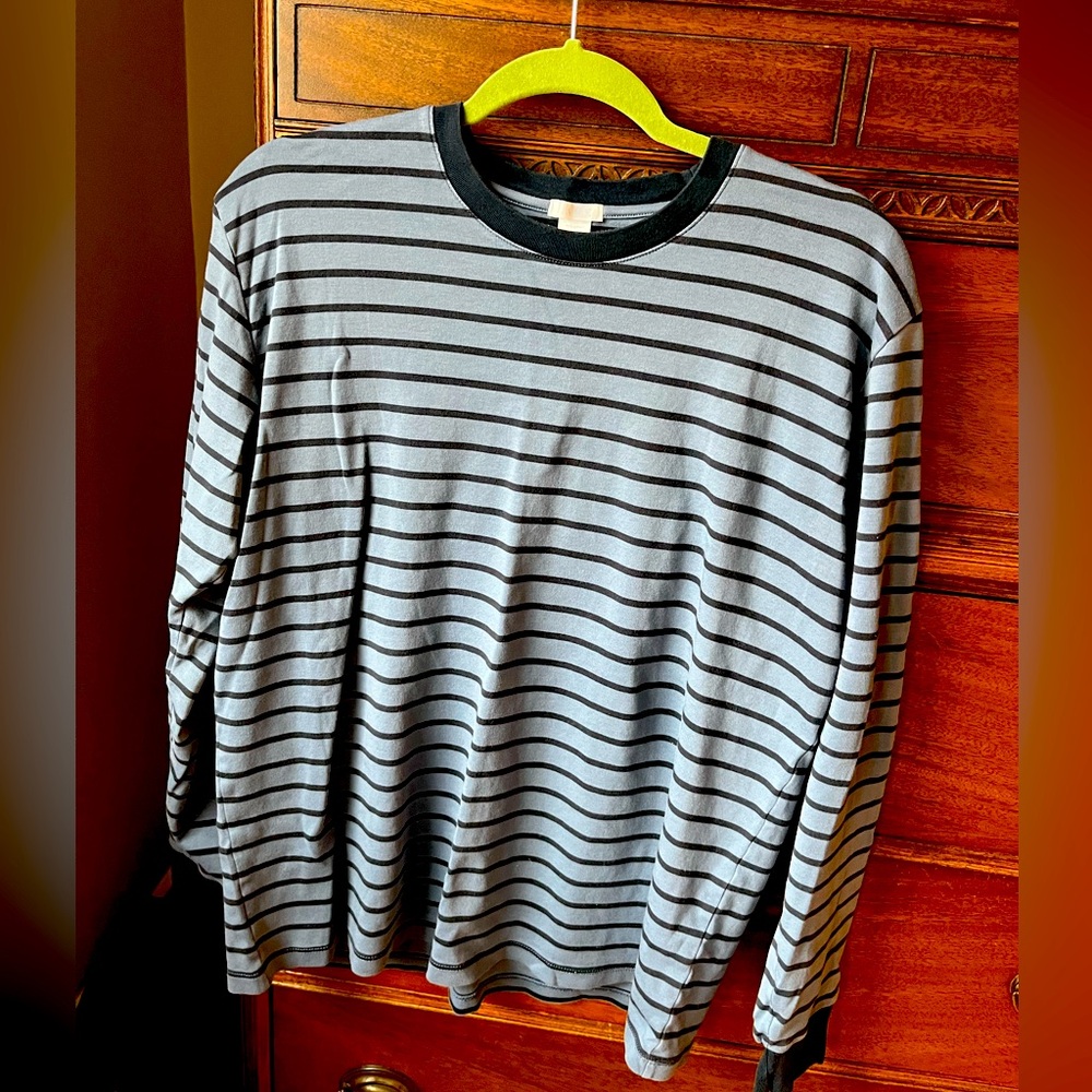 LAKE Crewneck Long Sleeve Tee